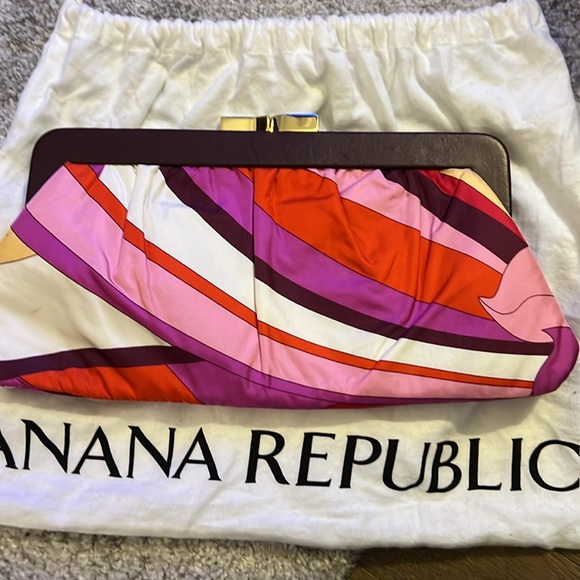 Banana Republic floral clutch - Picture 2 of 3